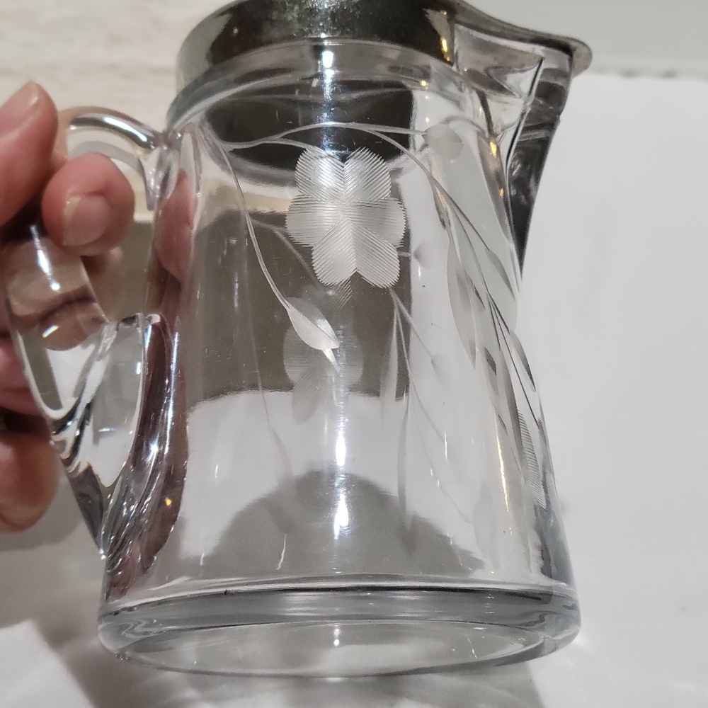 Vintage Heisey Glass Etched Floral Creamer Syrup Pitcher Metal Lid With Spring - Picture 7 of 16